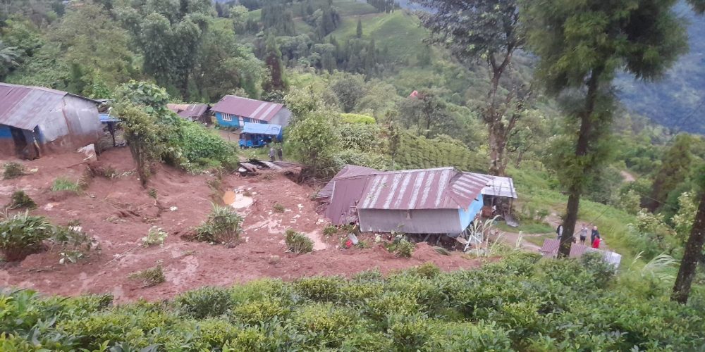 बाढी र पहिरोका कारण देशभर ४४ कम्तिमा जनाको मृत्यु