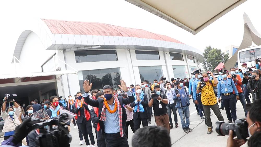 साफ च्याम्पियनसिप फुटबलमा उपविजेता बनेको नेपाली टिमको भव्य स्वागत