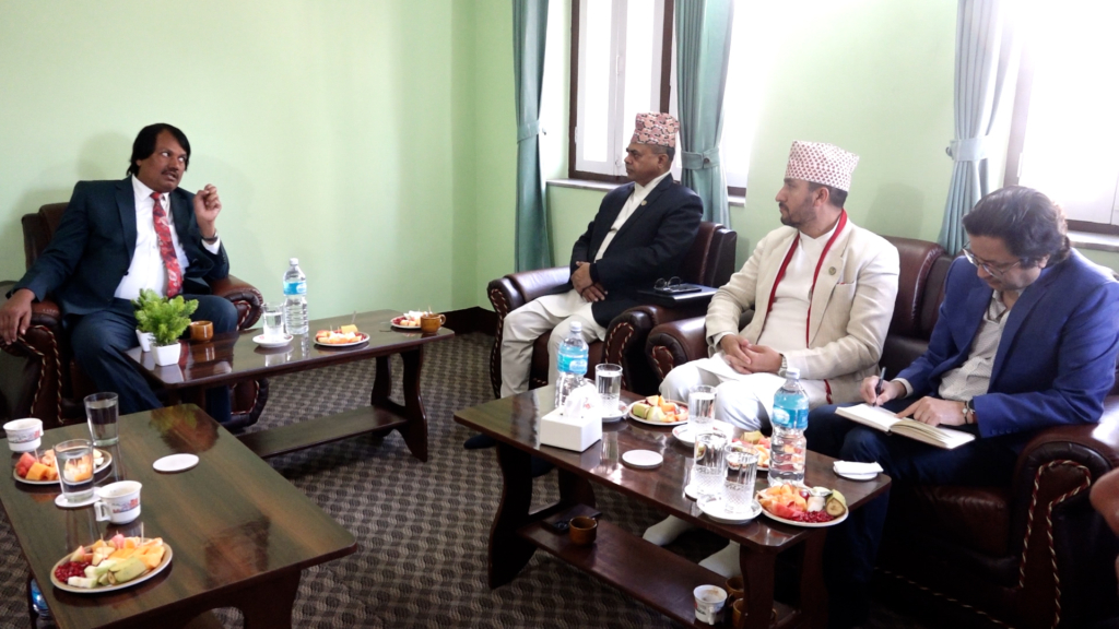 निर्धक्क भएर चूनावमा सहभागी हुन राजनीतिक दललाई सरकारको आग्रह