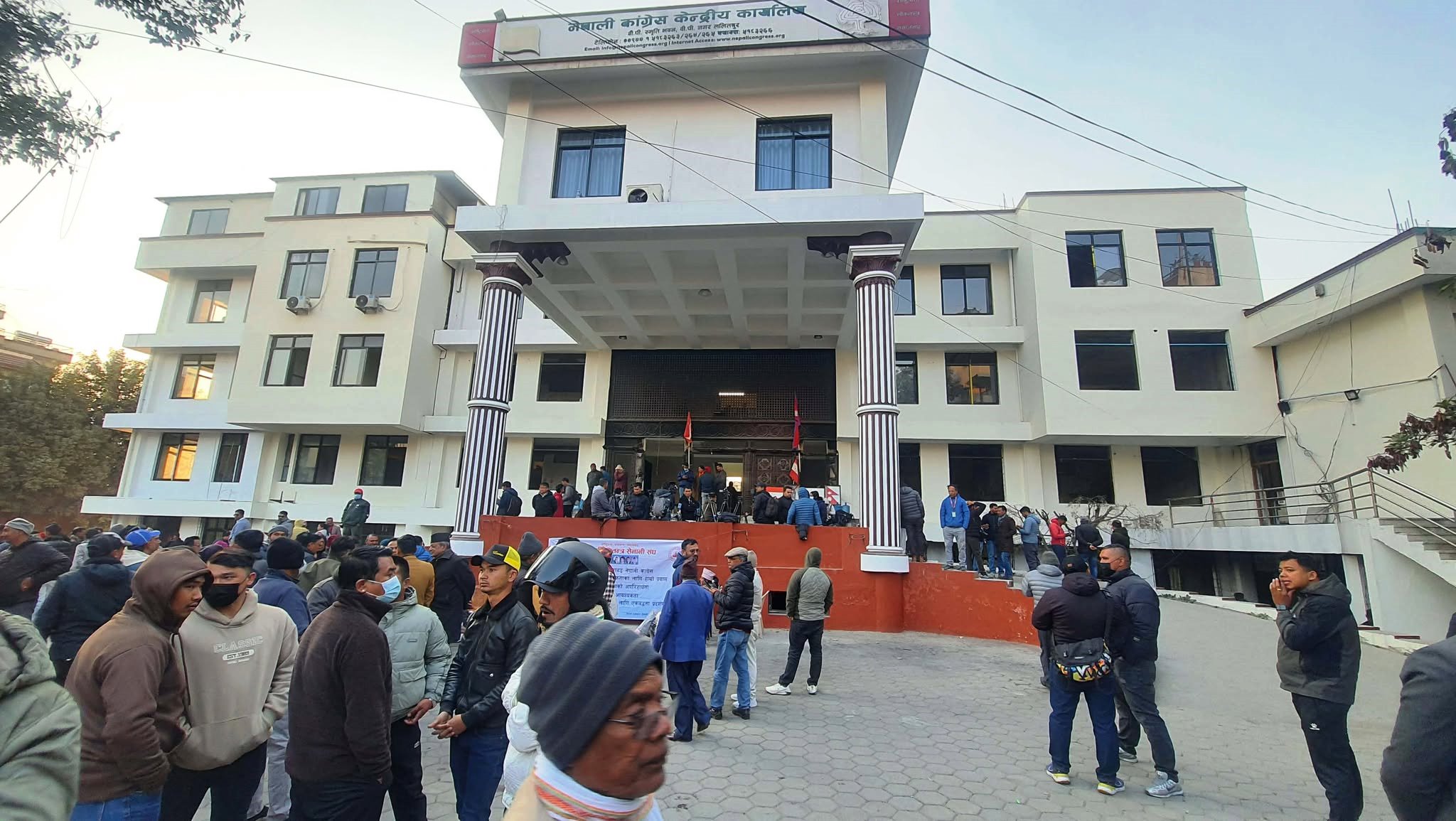 पूर्वउपसभापति पूर्णबहादुर खड्कालाई सात दिने स्पष्टिकरण सोध्ने कांग्रेसको निर्णय