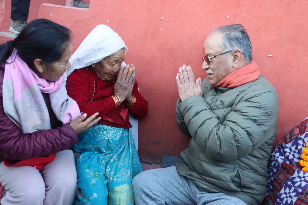 संयोजक ‘प्रचण्ड’ सहिद परिवार र मतदातासँगको भेटघाटमा व्यस्त
