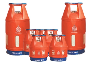 अभाव हटाउन खाना पकाउने ग्यास आधा सिलिण्डर मात्र बिक्रिबितरण गरिने
