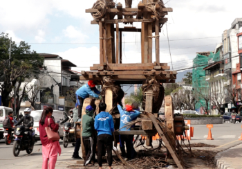 सेतो मछिन्द्रनाथको रथ जात्राका लागि रथ निर्माण