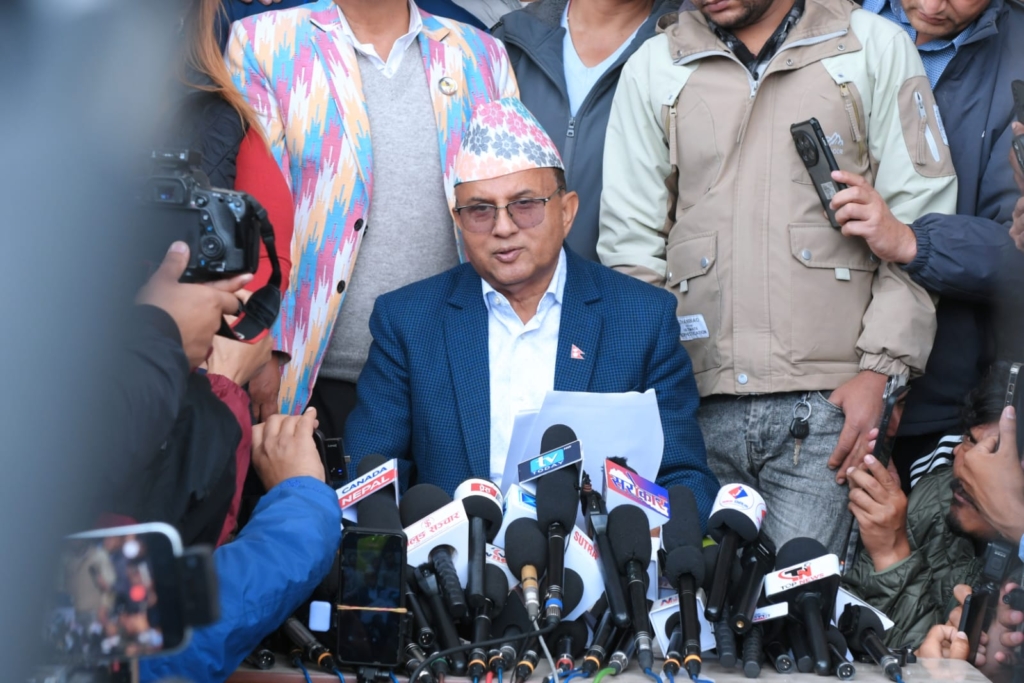 एमाले बैठक : कानुनी तथा राजनीतिक रूपमा सशक्त प्रतिबाद गर्ने निर्णय