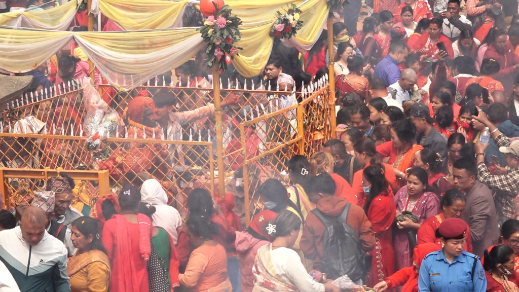 मातातीर्थ औंशी : चन्द्रागिरि नगरपालिकास्थित मातातीर्थमा मेला