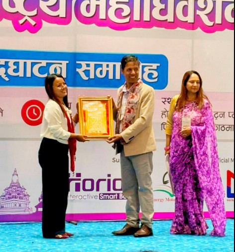 सरोकार टेलिभिजनकर्मी तामाङ सम्मानीत