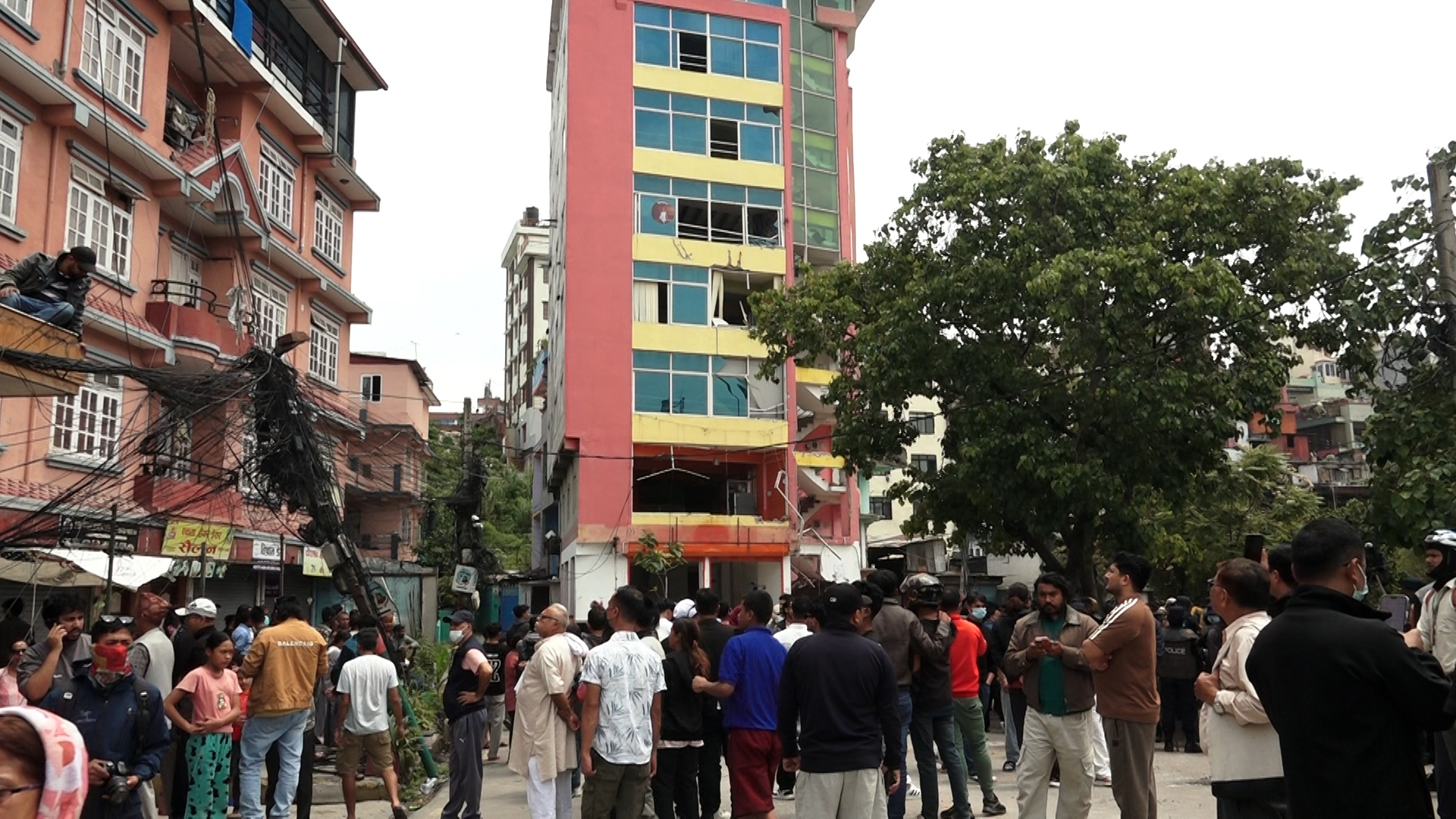 काठमाडौँ उपत्यकाका यी स्थानमा चल्दैछन् डोजर