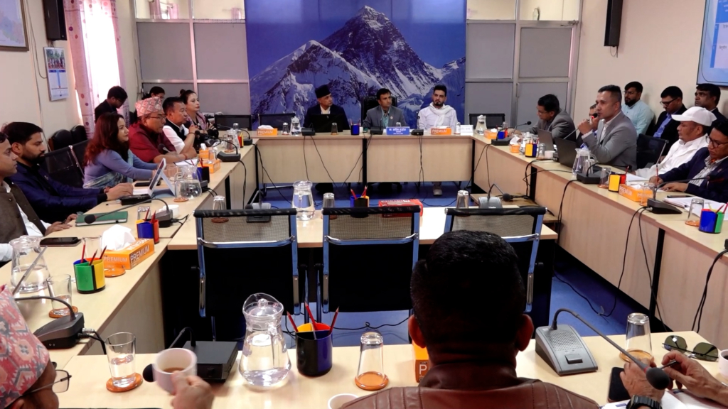 सार्वजनिक पूर्वाधार निर्माणमा परेको समस्या समाधान गर्न सरकारलाई निर्देशन