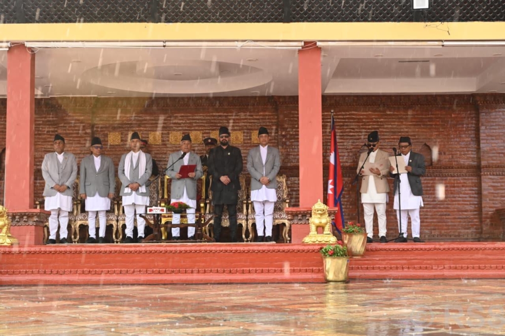 नवनियुक्त मन्त्रीद्वय गुरुङ र पुनद्वारा सपथ ग्रहण