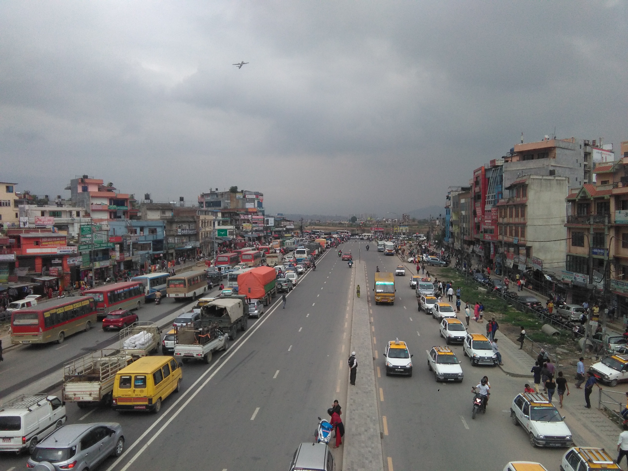 कोटेश्वर र जडीबुटीमा यात्रुलाई सास्ती दिने १० पक्राउ