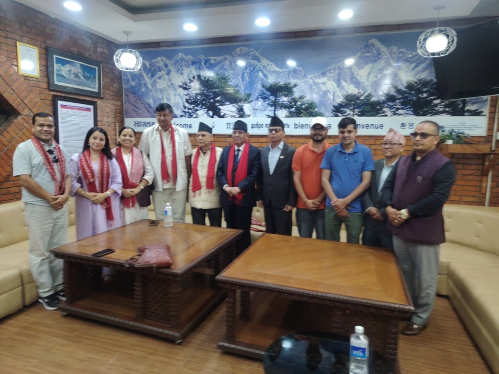 प्रचण्ड एसियाली संवादमा सहभागी हुन श्रीलंका प्रस्थान