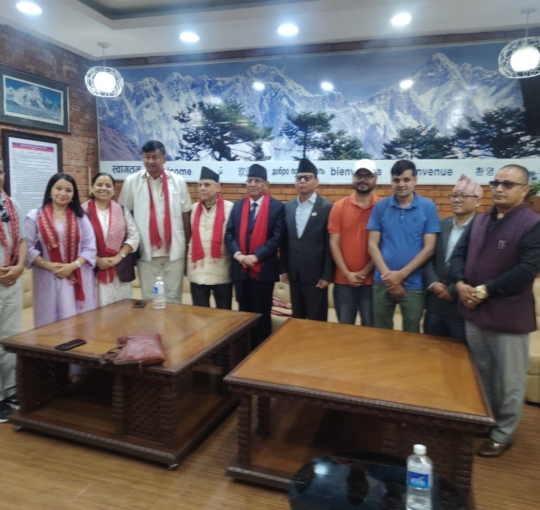 प्रचण्ड एसियाली संवादमा सहभागी हुन श्रीलंका प्रस्थान