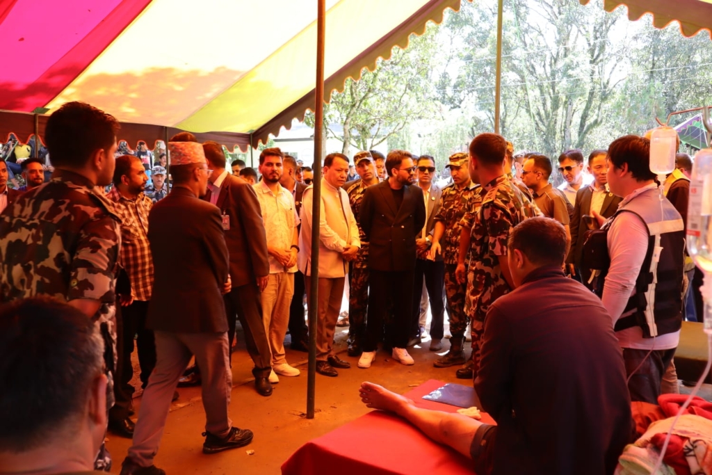 प्रधानमन्त्री शाहद्वारा बाढीप्रभावित क्षेत्रको स्थलगत निरीक्षण