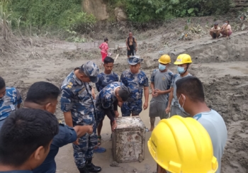 माटोले पुरिएको अवस्थामा भेटियो पैसा राख्ने लकर