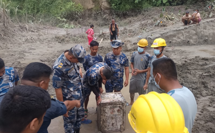 माटोले पुरिएको अवस्थामा भेटियो पैसा राख्ने लकर