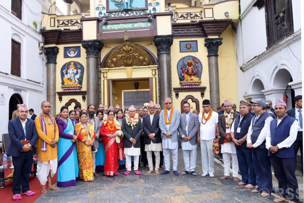 राष्ट्रपतिद्वारा पशुपतिमा पूजाआराधना