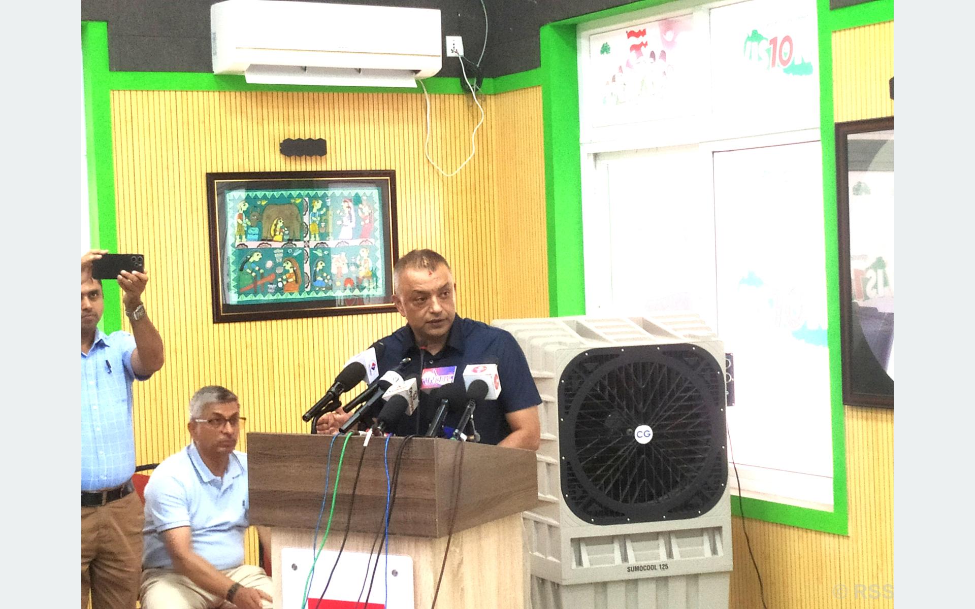 नेपाली कांग्रेस एउटा परिवार हो, सबैलाई समेटेर जान्छौँ, – गगन थापा