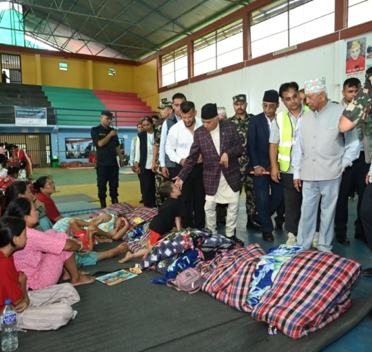 राष्ट्रपति पौडेल बाढीबाट प्रभावित नुवाकोटमा