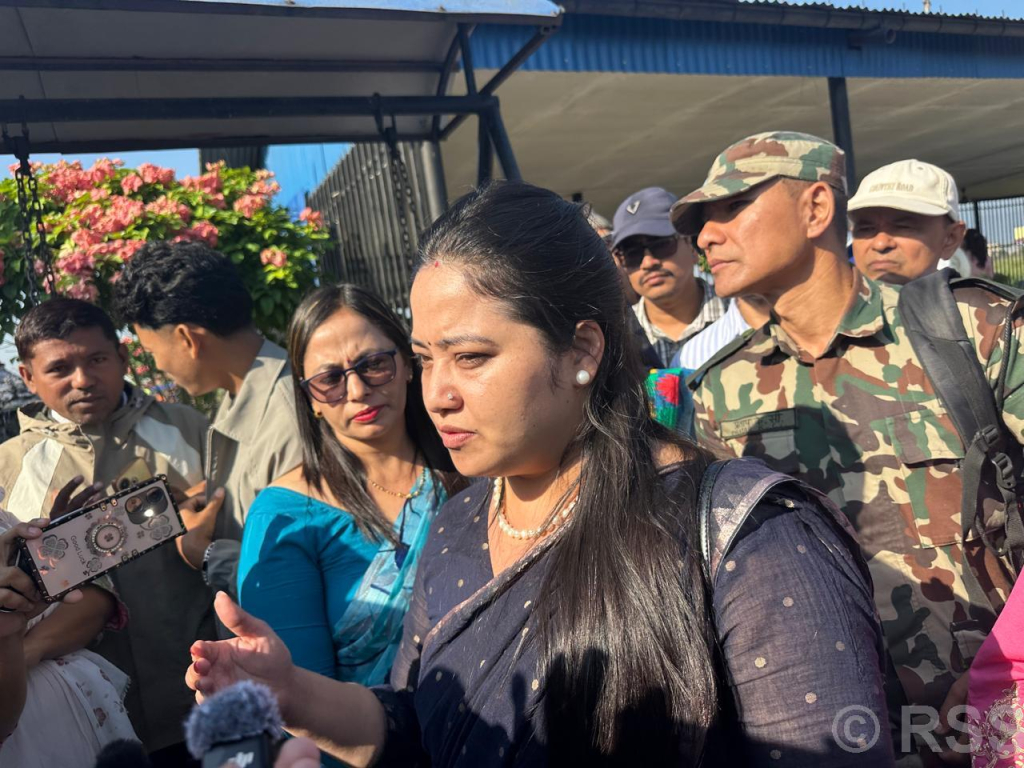 मन्त्रीलाई भेट्न जनता आउने हैन, जनतालाई भेट्न मन्त्री जानुपर्छः मन्त्री रावल