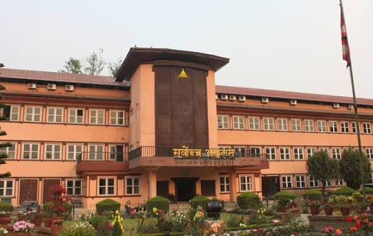 न्यायालयमाथि उठेका प्रश्नबारे सर्वोच्चको ‘फूलकोर्ट’मा छलफल